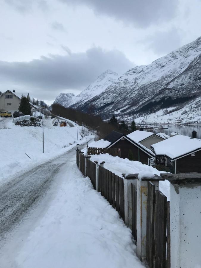Panorama Fjord Olden Apartment Exterior photo