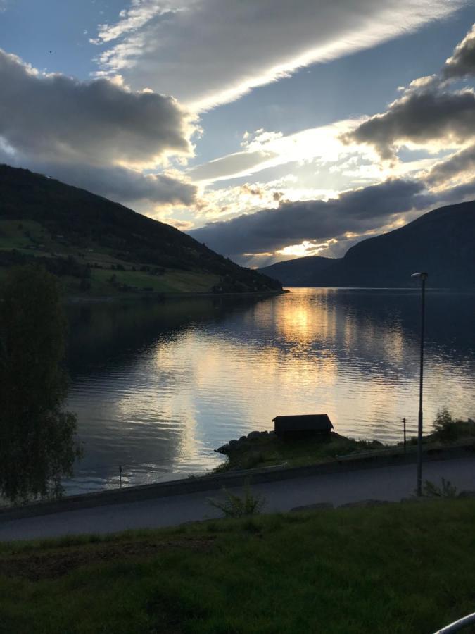 Panorama Fjord Olden Apartment Exterior photo