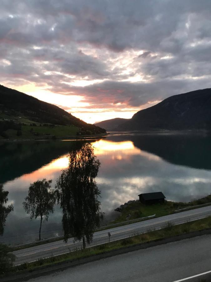 Panorama Fjord Olden Apartment Exterior photo