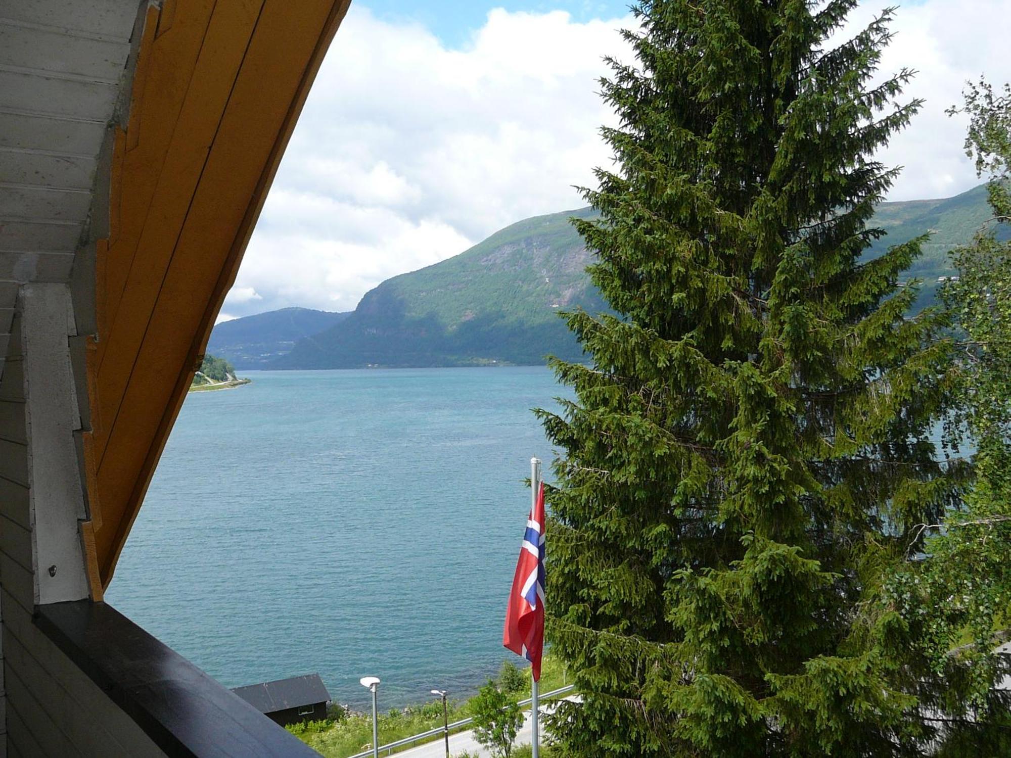 Panorama Fjord Olden Apartment Exterior photo